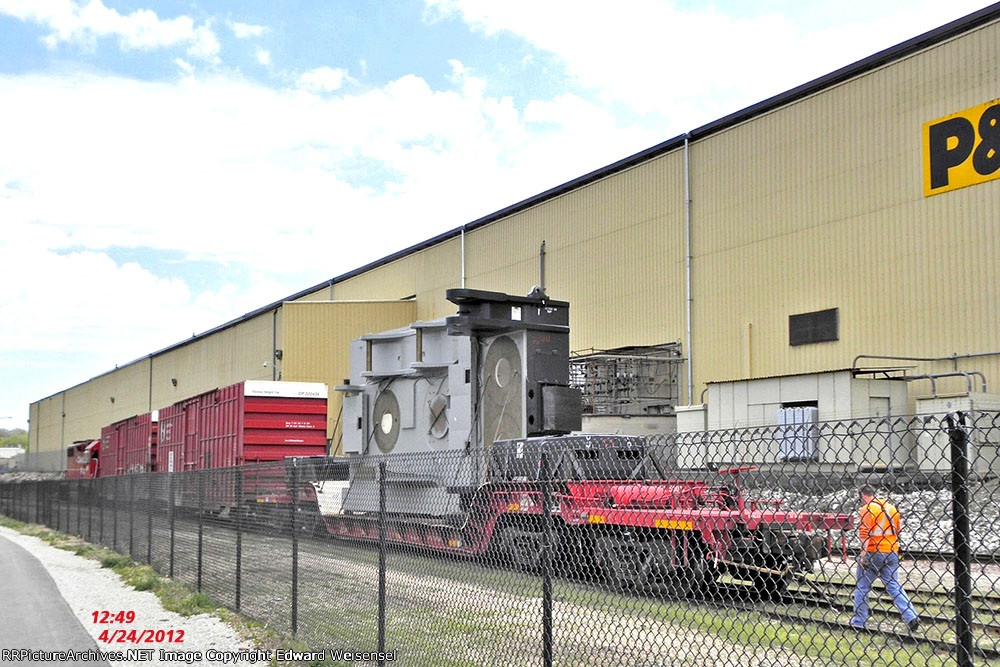 KRL 50012 bearing a 216240# load about to depart Harnischfeger